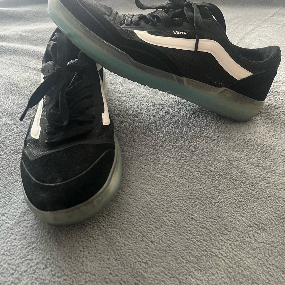 Vans Men's Black and White Sneakers size 6.5
